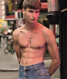 FREDERIK RUEGGER - GERMAN FASHION MODEL 62dba63d15404.jpg