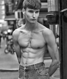 FREDERIK RUEGGER - GERMAN FASHION MODEL 62dba64727c9d.jpg