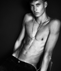 FREDERIK RUEGGER - GERMAN FASHION MODEL 62dba64d32570.jpg