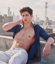ALEX BARBER 62e5f8eeb2efe.jpg
