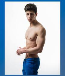 ALEX BARBER 62e5f948da342.jpg