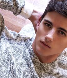 ALEX BARBER 62e5f9653c190.jpg