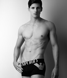 ALEX BARBER 62e5f9d7718d5.jpg
