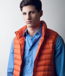 ALEX BARBER 62e5f9e13febe.jpg