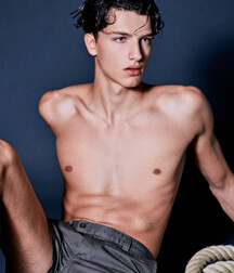 Romain Hamdous - French Model 62e62342b2098.jpg