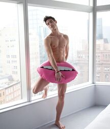 MATTHEW COATSWORTH - CANADIAN MALE MODEL 62ea55fda909b.jpg
