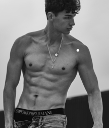 ONDREJ MOKOS - SLOVAKIAN MODEL  PYRRHOS 62ef4f0f8d8a0.jpg