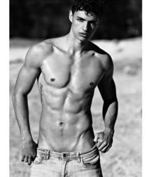 ONDREJ MOKOS - SLOVAKIAN MODEL  PYRRHOS 62ef4f325e28f.jpg