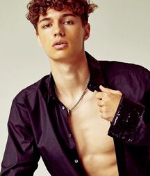 ONDREJ MOKOS - SLOVAKIAN MODEL  PYRRHOS 62ef4f3e681ed.jpg
