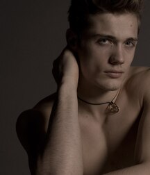 STEVEN CHEVRIN - FRENCH MALE MODEL 62f12150d6d30.jpg