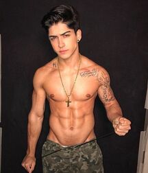 HENRIQUE LIMA - BRAZILIAN MODEL 62f52bb8b0861.jpg
