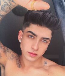 HENRIQUE LIMA - BRAZILIAN MODEL 62f52bccdf5f5.jpg