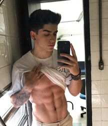 HENRIQUE LIMA - BRAZILIAN MODEL 62f52c0a706ec.jpg