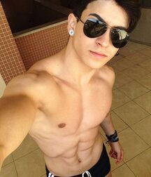 HENRIQUE LIMA - BRAZILIAN MODEL 62f52c31c7f70.jpg