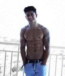 HENRIQUE LIMA - BRAZILIAN MODEL 62f52c3ae5e5c.jpg