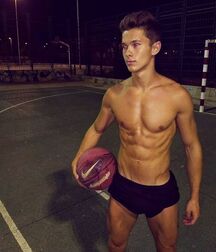 IONUT SPIRIDON - ROMANIAN MODEL 62fba71518750.jpg