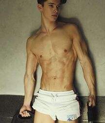 IONUT SPIRIDON - ROMANIAN MODEL 62fba72b8c211.jpg
