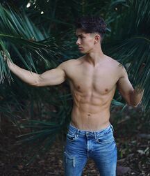 IONUT SPIRIDON - ROMANIAN MODEL 62fba7847566f.jpg