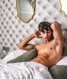 OSCAR CUENCA - SPANISH MODEL 63018381b4abe.jpg