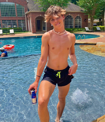 From Ian kisses twink tube 613d5b74c3433.png