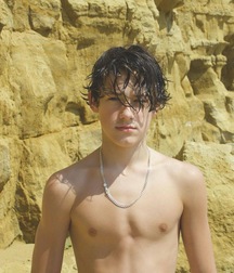 From Ian kisses twink tube 613d5f03eba0e.jpeg