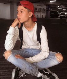 From Ian sweet kisses Twink Tube 6192ff84aabe1.jpg