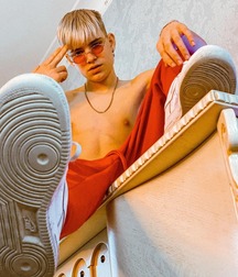 From Ian sweet kisses Twink Tube 619300e978e22.jpg