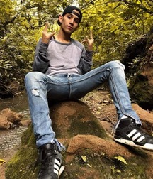 From Ian sweet kisses Twink Tube 6193017bde980.jpg