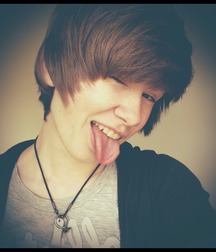 From Ian sweet kisses Twink Tube 619301e09023f.jpg