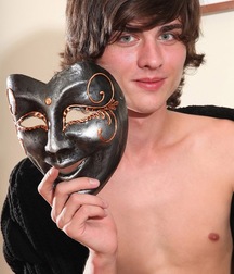Nolan Solo Gay Teen Porn Again Mask 61c0ee8f4e260.jpg