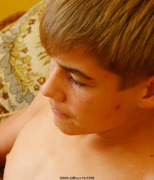 Aaron teen porn boys nude star 630023a7211be.jpg