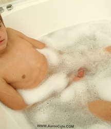 Take a Bath Gay Boys Porn 6144d5a150d35.jpg