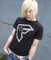 Emo22 A 614b19b411cf5.jpg