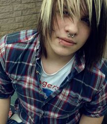 Emo22 A 614b19bd5cee8.jpg