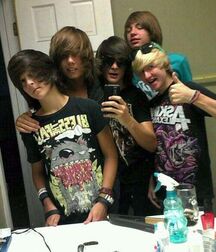 Emo Boys Sexy Summer Vacation 62b1d6ff64e33.jpg