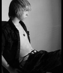 Emo Boys Sexy Summer Vacation 62b1d7033be1b.jpg