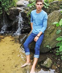 Boys in jeans cute public outside 62b1d752c2783.jpg