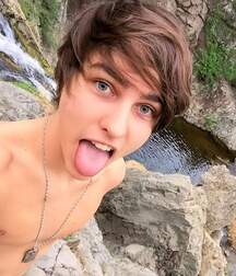 Joop May Hottie Homemade Selfies Gay Porn Boys 6261fdda141e1.jpg