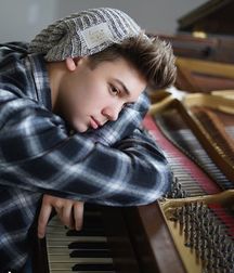 singer grant knoche 5b36b7b2064db.jpg