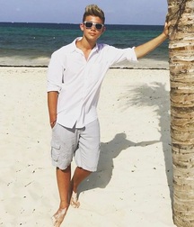 singer grant knoche 5b36b7b4e666f.jpg