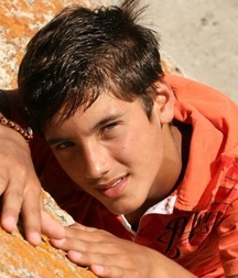 boy-idols 5b3faa6f4cd23.jpg