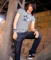long haired boys 5b91794161707.jpg