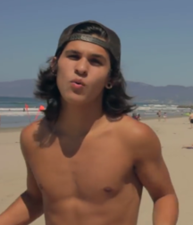 singer ryan falcoa 5baa5d50dc536.png