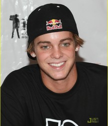 skateboarder ryan sheckler 5bb19121251f0.jpg