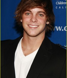 skateboarder ryan sheckler 5bb1912a3decf.jpg