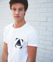 cameron dallas 5bb24cba507cd.jpg