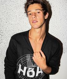 cameron dallas 5bb24cc1b64ee.jpg