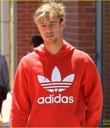 cameron dallas 5bb24cc2c9eae.jpg