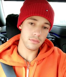 cameron dallas 5bb24cc5e1cff.jpg