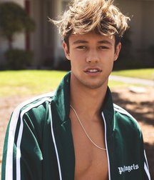 cameron dallas 5bb24cc6edede.jpg